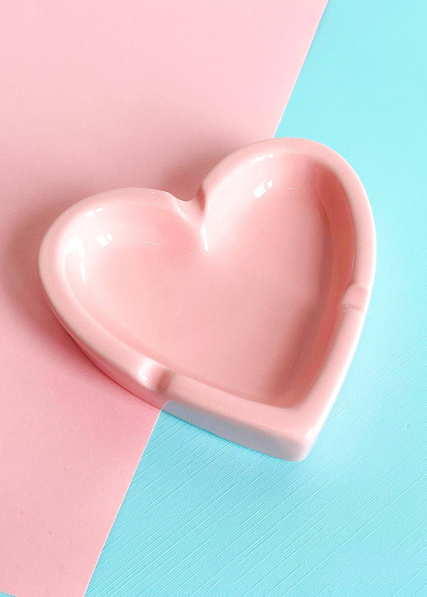 Canna Style - CANDY HEART ASHTRAY