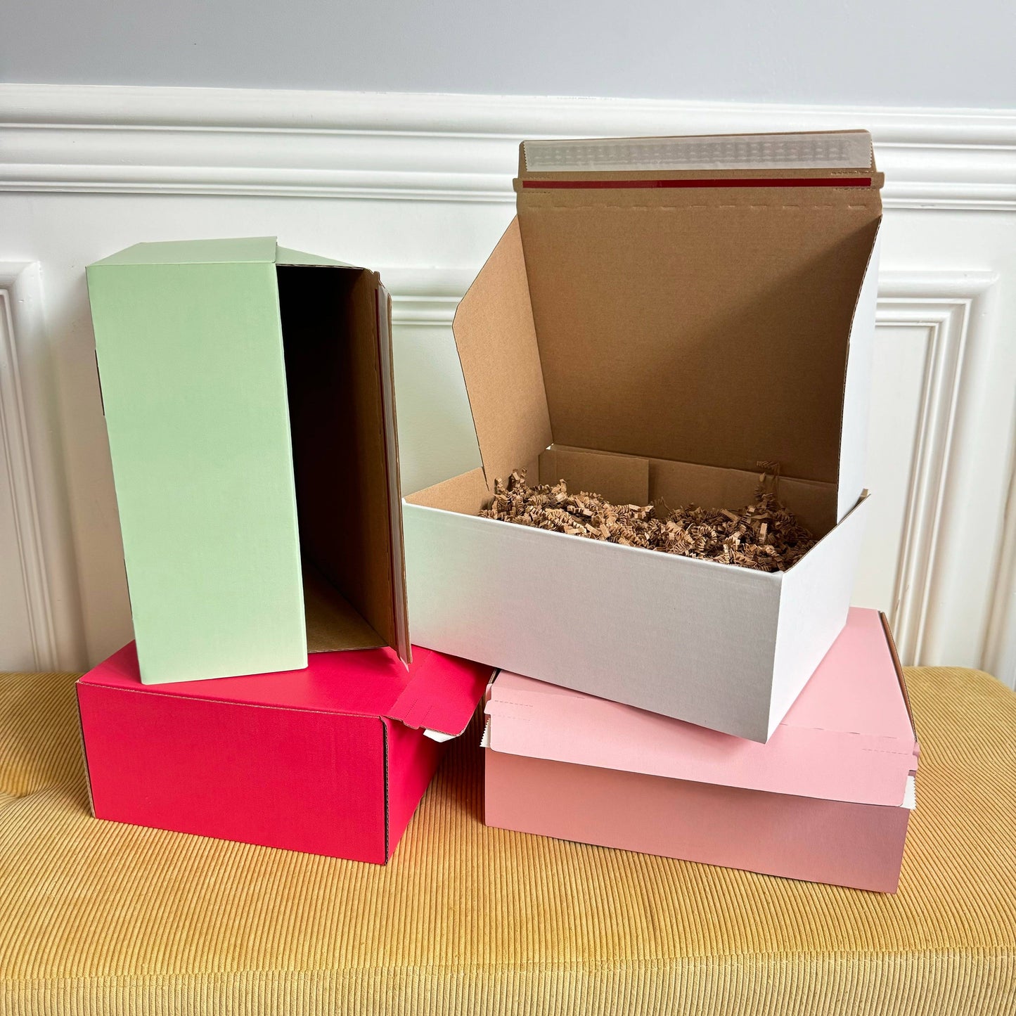 Hive Supply - Gift Box with Crinkle Paper - Red