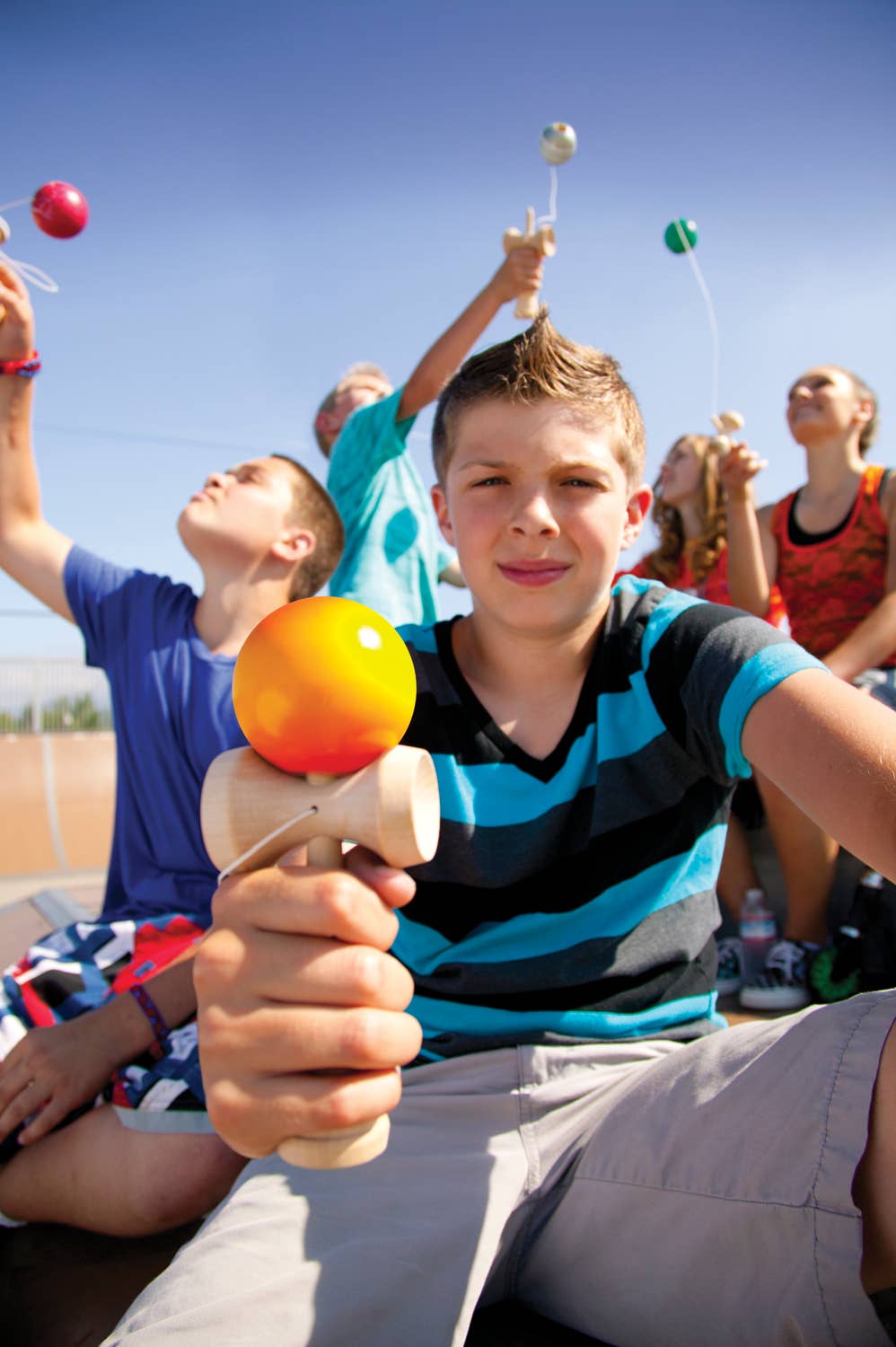 Toysmith - Neato! Kendama Fade-Out Classic Toy