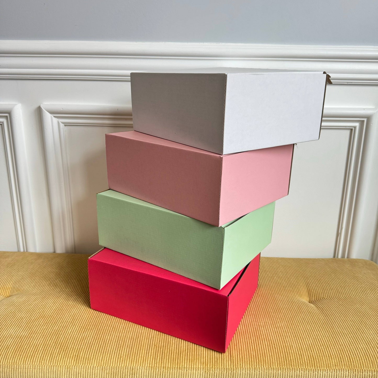Hive Supply - Gift Box with Crinkle Paper - Red