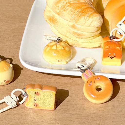 K-Wonderland - Mini Bakery Bread Random Keychain Box
