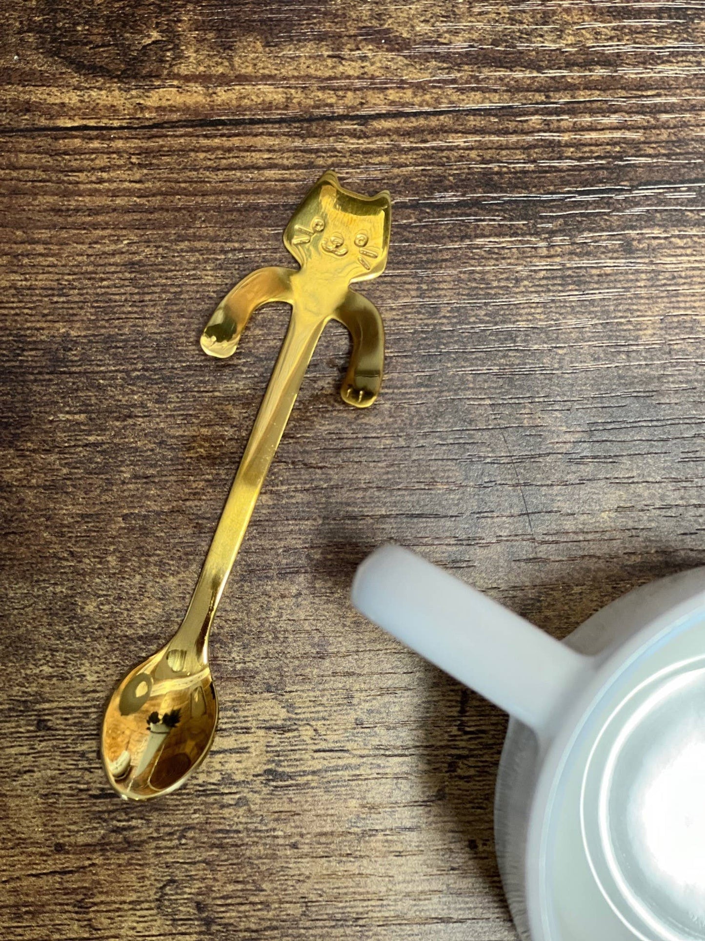 Urban Tokyo - Cat Hanging 4.5"L Tea Spoon Gold