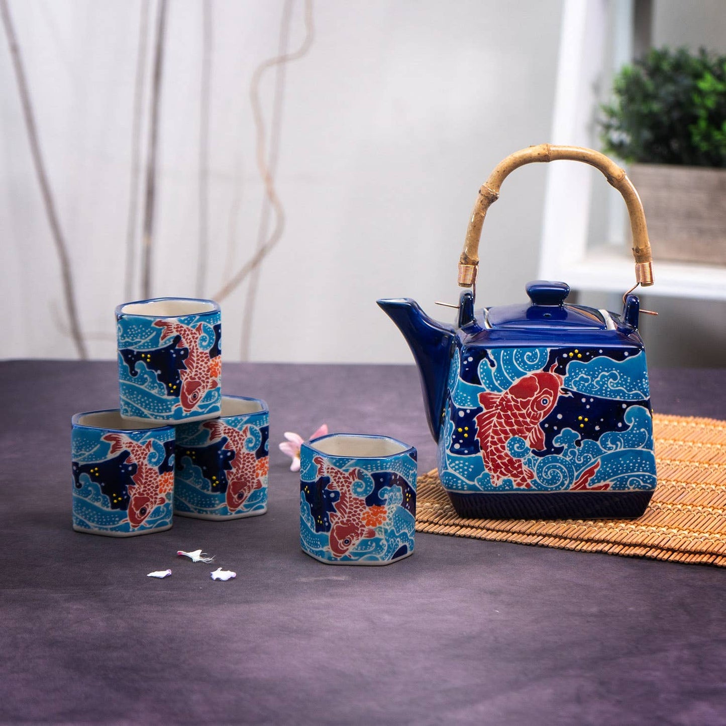 Urban Tokyo - Koi Fish Tea Set 20oz Tea Pot with 4 Cups
