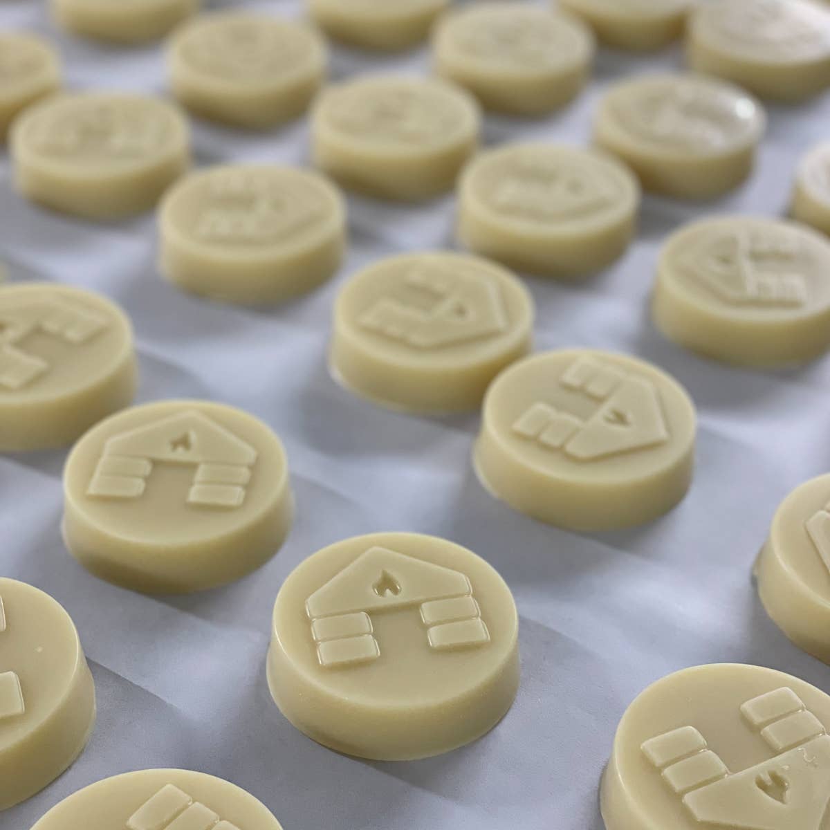 Bluecorn Candles - Hydrating Beeswax Lotion Bars – Plastic‑Free & Winter‑Ready