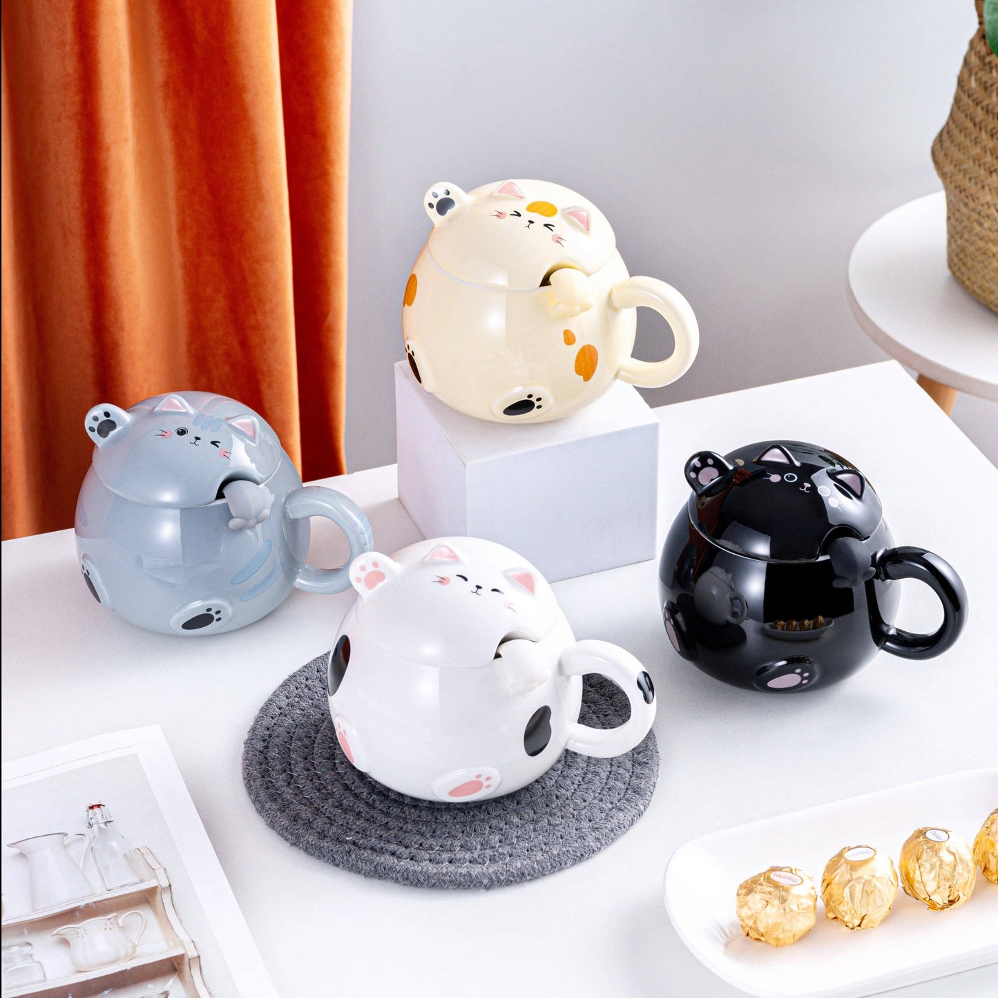 Urban Tokyo - Whimsy Cat 15oz Mug With Lid and Spoon White