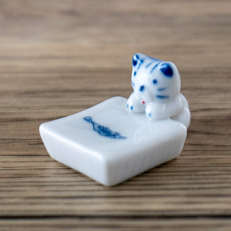 Urban Tokyo - Cat and Fish Porcelain Chopsticks Rest 1.75"L