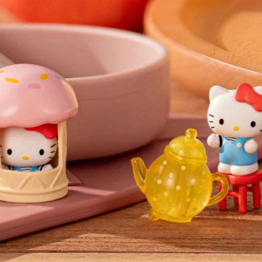 Sanrio Hello Kitty Big Apple Picnic Series Blind Figure +BOX