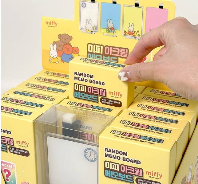 Miffy acryle Memo Stand with Pen Blind Random Box