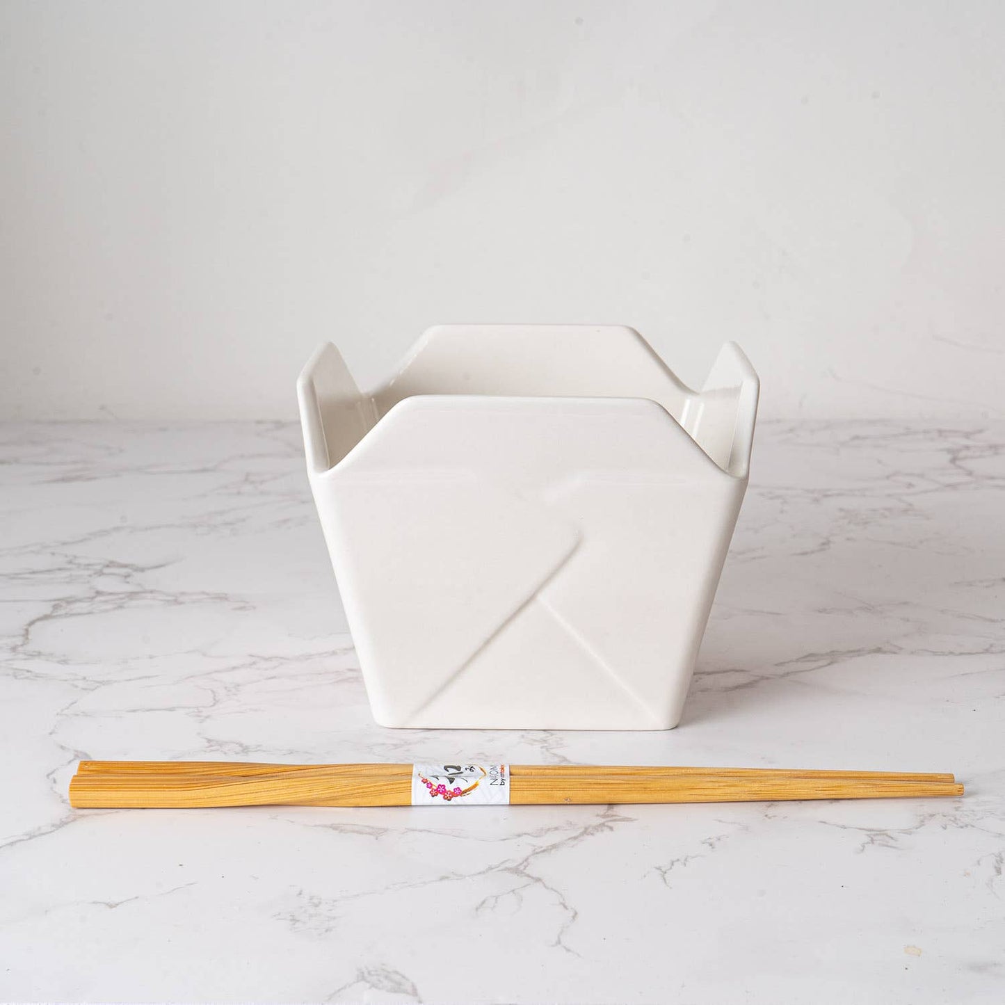 16oz 5"W x 4"H Takeout Box Serving Bowl With Chopsticks Pagoda (1/24)