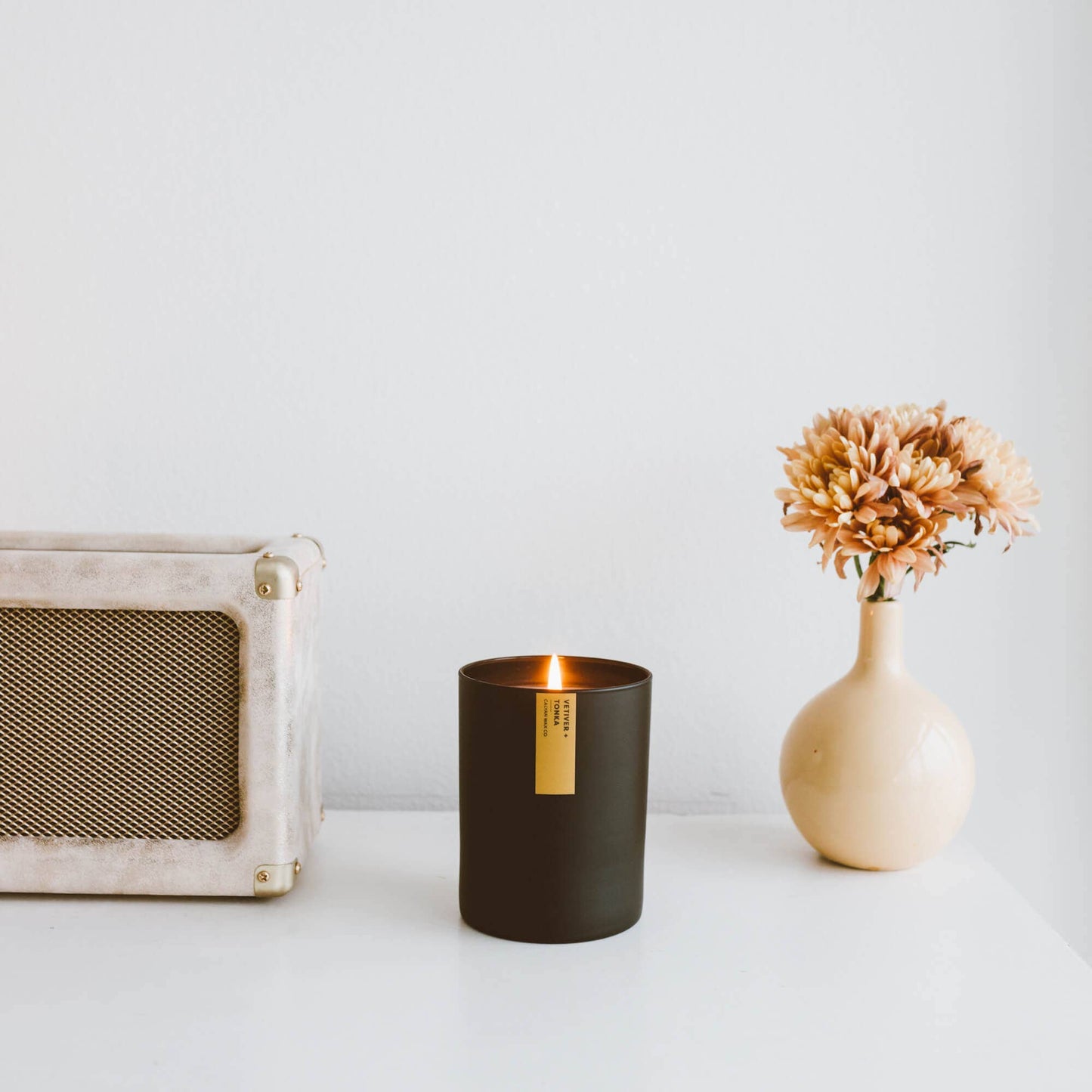Calyan Wax Co. - Vetiver + Tonka - Matte Black Tumbler Soy Candle