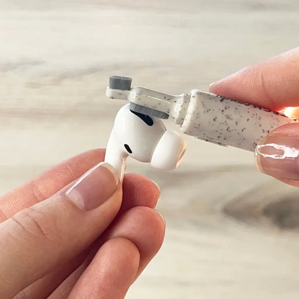 TEENIE WEENIE EARBUD CLEANIE