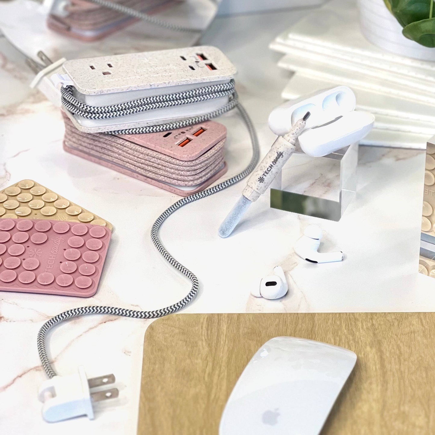 Tech Candy - POWER TRIP ECO OUTLET/USB/USB-C CHARGER