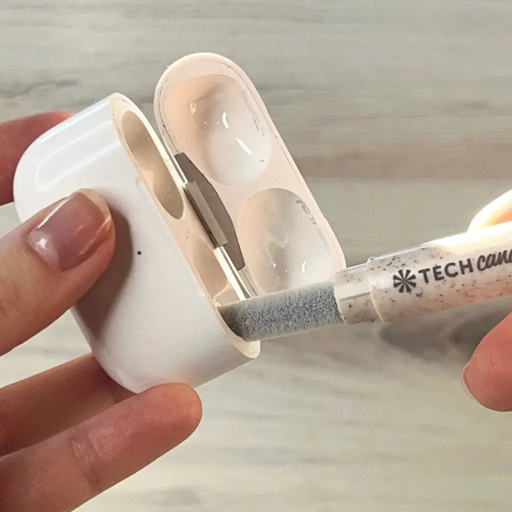 TEENIE WEENIE EARBUD CLEANIE
