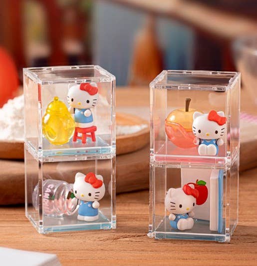 Sanrio Hello Kitty Big Apple Picnic Series Blind Figure +BOX