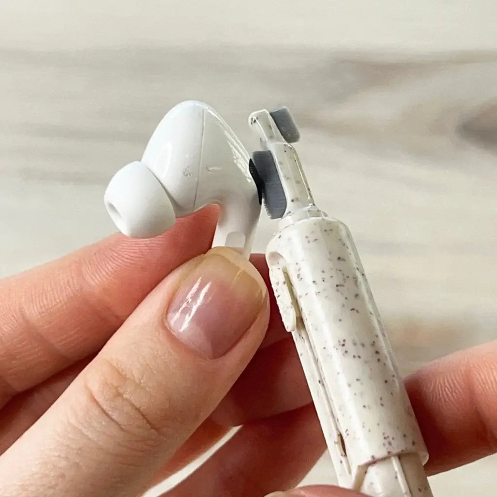 TEENIE WEENIE EARBUD CLEANIE