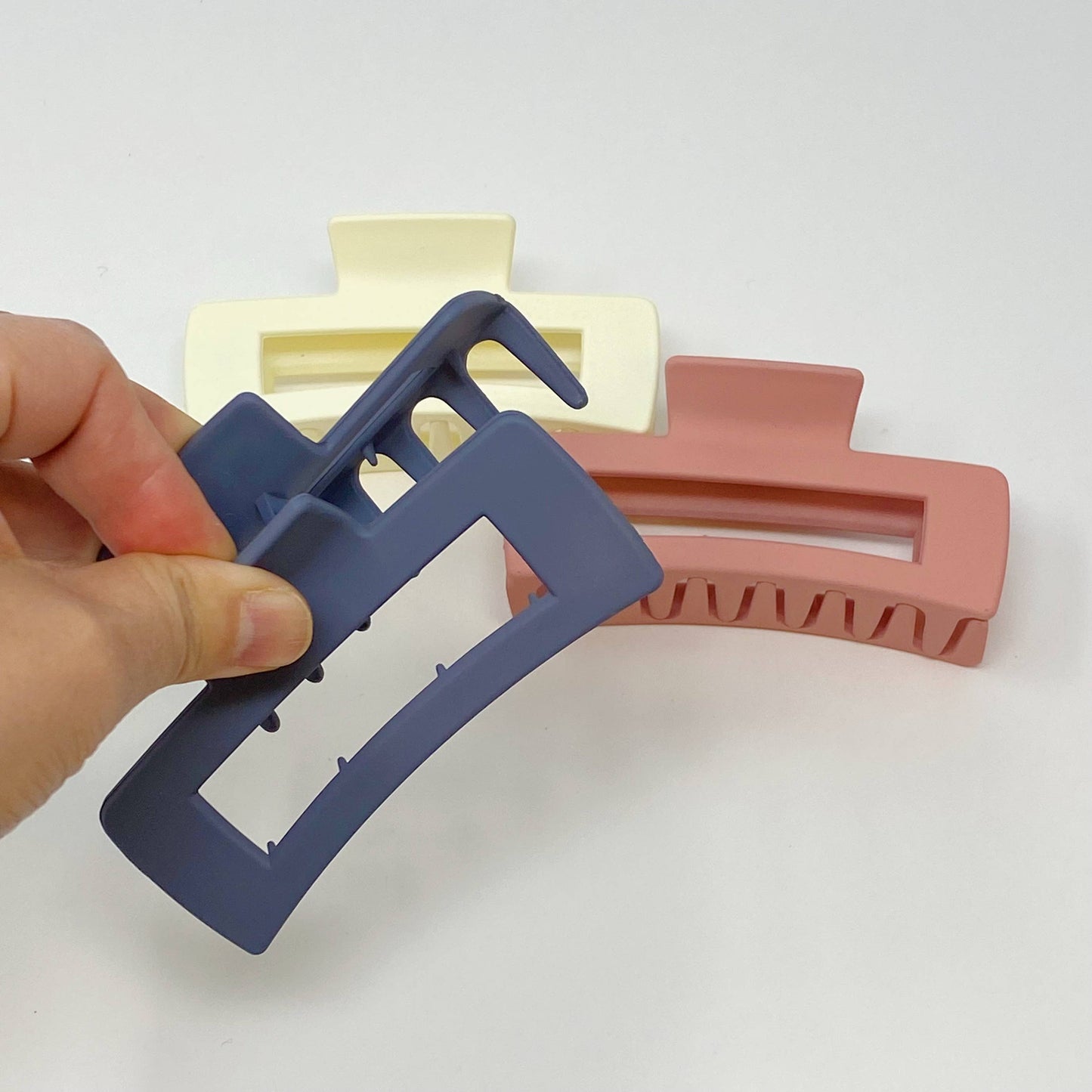 Ellison+Young - Monotone Hair Claw Set