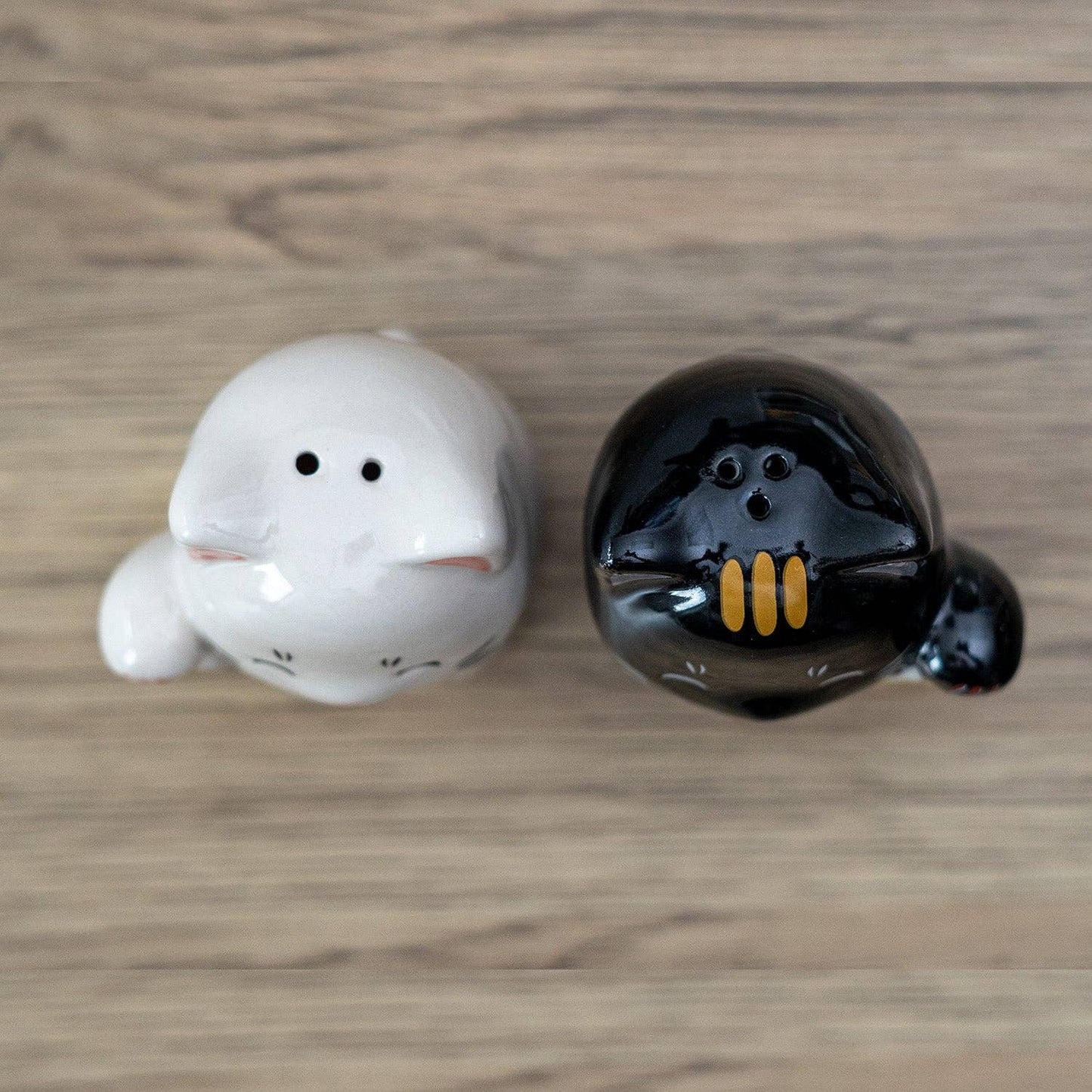 3"H Lucky Cat Salt and Pepper Shaker Set (1/48)